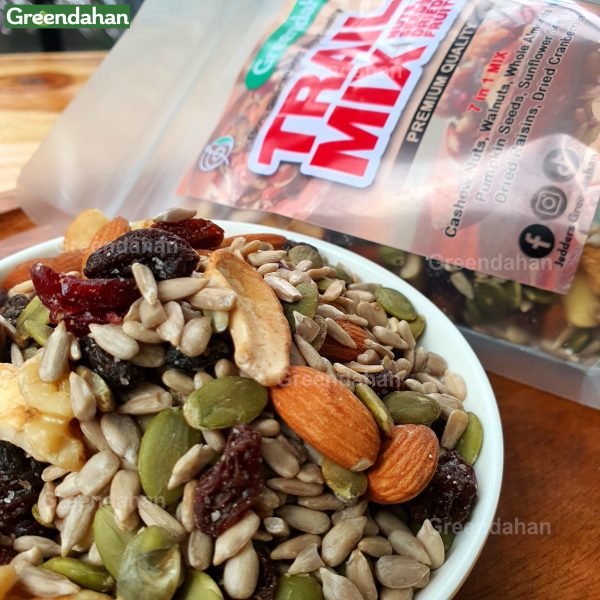 Premium Quality Trail Mix - 7 in 1 US Mixed Nuts, Seeds & Berries - Image 2